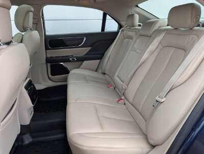 2017 Lincoln Continental, $18900. Photo 6