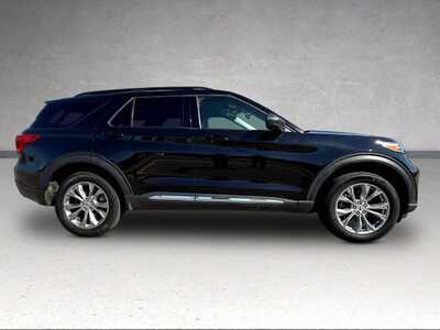 2023 Ford Explorer, $30923. Photo 6