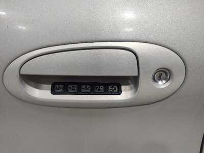 2007 Ford Taurus, $5750. Photo 11