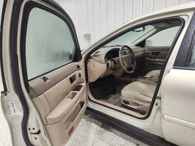 2007 Ford Taurus, $5750. Photo 12