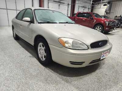 2007 Ford Taurus, $5750. Photo 4