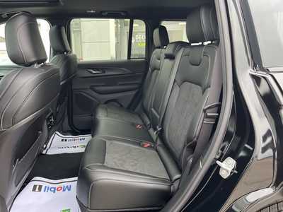 2025 Jeep Grand Cherokee, $42500. Photo 8