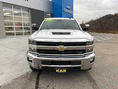 2018 Chevrolet 2500 Crew Cab, $28900. Photo 5