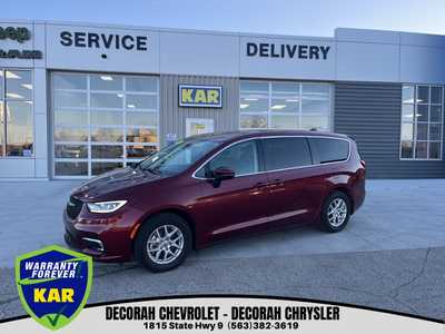2023 Chrysler Pacifica, $23900. Photo 1
