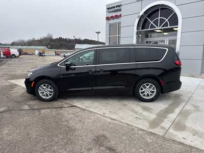 2025 Chrysler Pacifica, $47313. Photo 10