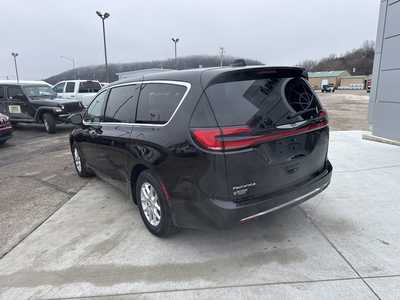 2025 Chrysler Pacifica, $47313. Photo 12