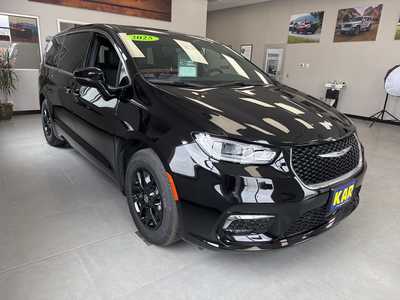 2025 Chrysler Pacifica, $47313. Photo 3