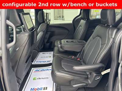 2025 Chrysler Pacifica, $47313. Photo 7