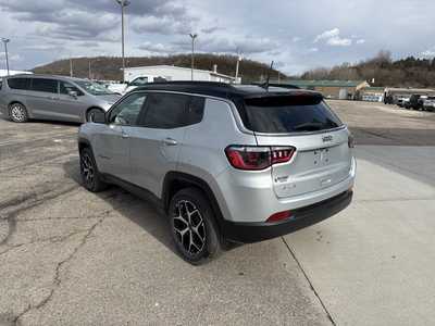 2025 Jeep Compass, $31608. Photo 7