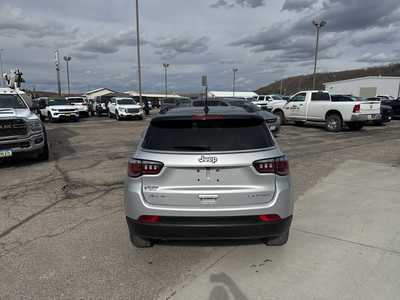2025 Jeep Compass, $31608. Photo 9