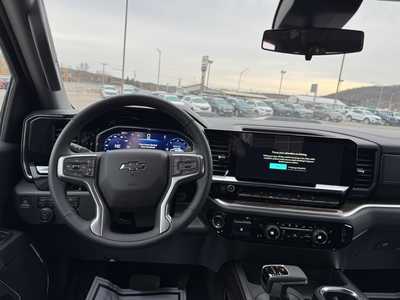 2025 Chevrolet 1500 Crew Cab, $62800. Photo 2
