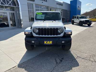 2025 Jeep Gladiator, $41726. Photo 12