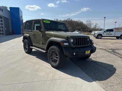 2025 Jeep Wrangler, $42600. Photo 2
