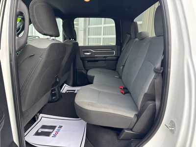 2021 RAM 2500 Crew Cab, $28000. Photo 4