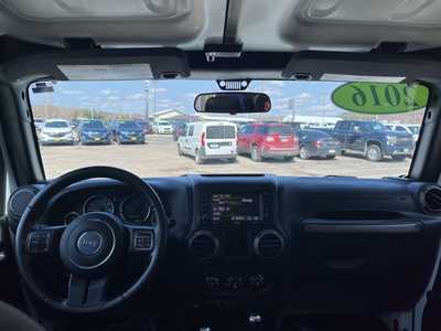 2016 Jeep Wrangler Unlimited, $18500. Photo 3
