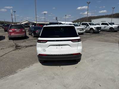 2025 Jeep Grand Cherokee, $42741. Photo 10