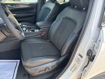 2025 Jeep Grand Cherokee, $42741. Photo 5