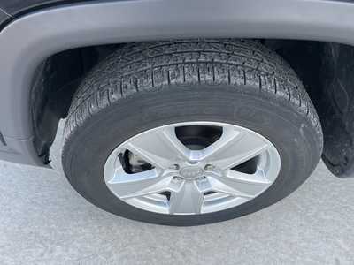 2022 Jeep Compass, $21900. Photo 9