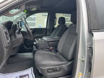 2021 Chevrolet 1500 Crew Cab, $27900. Photo 2
