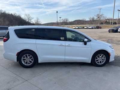 2023 Chrysler Pacifica, $25900. Photo 10