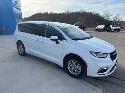 2023 Chrysler Pacifica, $25900. Photo 11