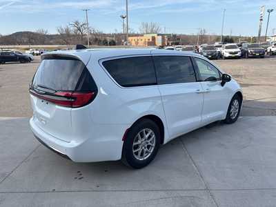 2023 Chrysler Pacifica, $25900. Photo 7