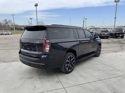 2022 Chevrolet Suburban, $49000. Photo 3
