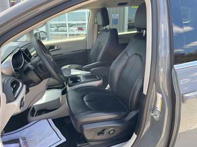 2023 Chrysler Pacifica, $27000. Photo 2
