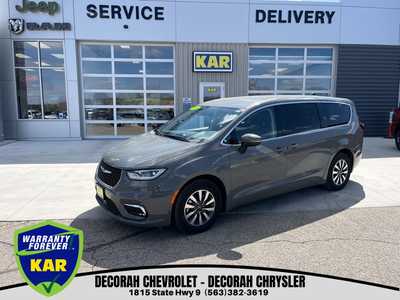 2023 Chrysler Pacifica, $27000. Photo 1