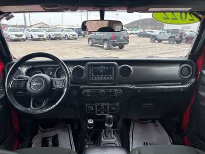 2021 Jeep Wrangler Unlimited, $31000. Photo 3
