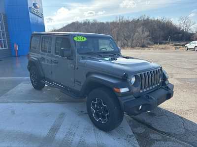 2021 Jeep Wrangler Unlimited, $30000. Photo 2