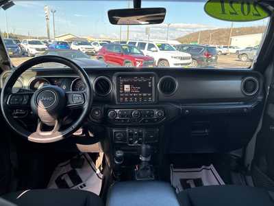 2021 Jeep Wrangler Unlimited, $30000. Photo 3
