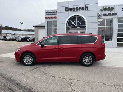 2025 Chrysler Pacifica, $41872. Photo 11