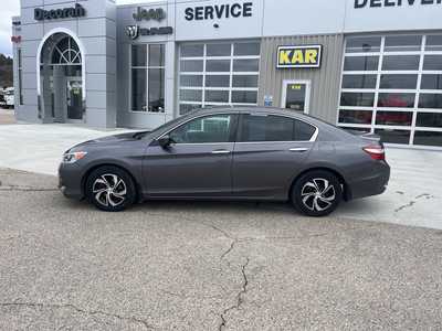 2017 Honda Accord, $16000. Photo 10