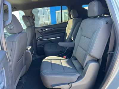 2025 Chevrolet Traverse, $44195. Photo 8