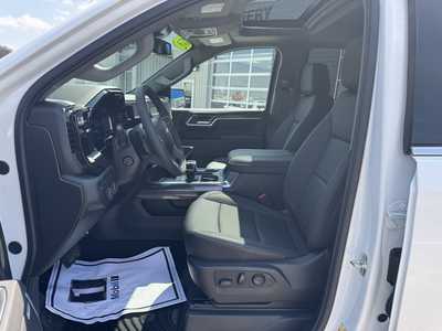 2025 Chevrolet 1500 Crew Cab, $69725. Photo 6