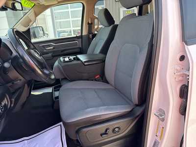 2019 RAM 1500 Crew Cab, $27000. Photo 5