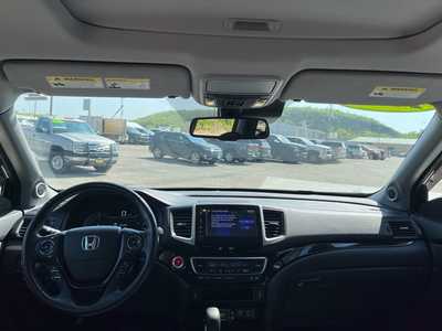 2017 Honda Ridgeline, $20900. Photo 3