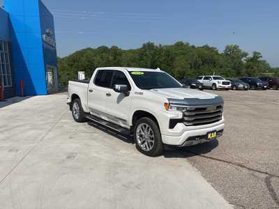 2022 Chevrolet 1500 Crew Cab, $49900. Photo 2