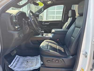 2022 Chevrolet 1500 Crew Cab, $49900. Photo 5