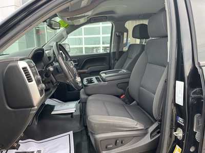 2017 GMC 1500 Crew Cab, $24500. Photo 2