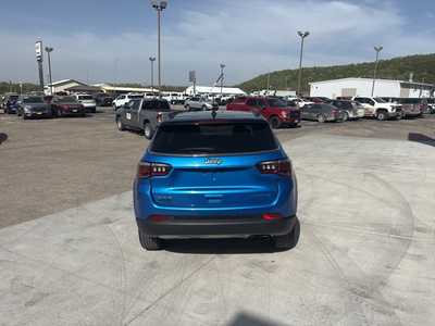 2022 Jeep Compass, $23300. Photo 11
