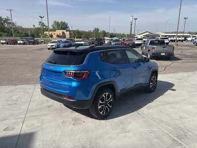2022 Jeep Compass, $23300. Photo 12