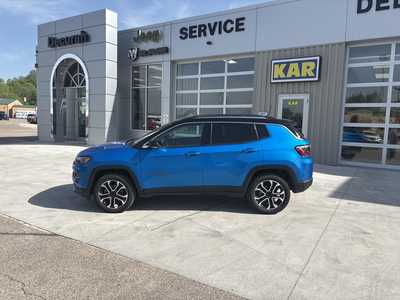2022 Jeep Compass, $23300. Photo 9