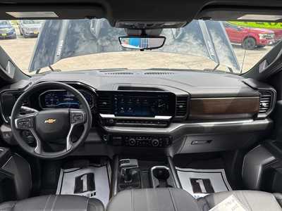 2024 Chevrolet 1500 Crew Cab, $56000. Photo 3