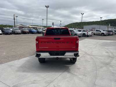 2022 Chevrolet 2500 Crew Cab, $55900. Photo 11