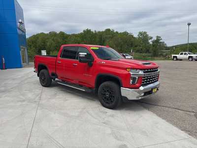 2022 Chevrolet 2500 Crew Cab, $55900. Photo 2
