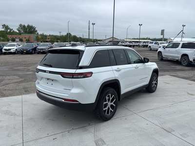 2025 Jeep Grand Cherokee, $49291. Photo 12