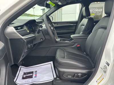 2025 Jeep Grand Cherokee, $49291. Photo 5