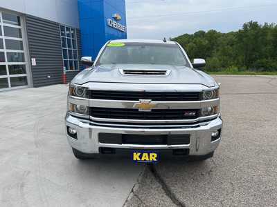 2017 Chevrolet 2500 Ext Cab, $43000. Photo 5